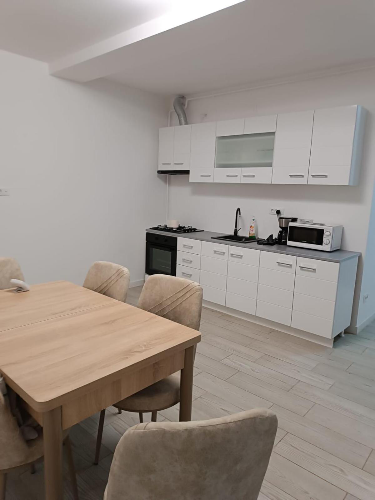Apartament 2 Camere, Bloc Nou, Langa Promenada Moll, Capacitate 4 Persoane Craiova Bagian luar foto